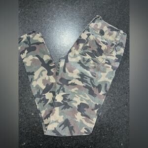 UEC VIP JEANS STRETCHY CAMOUFLAGE JEAN STYLE PANTS  SZ 5/6